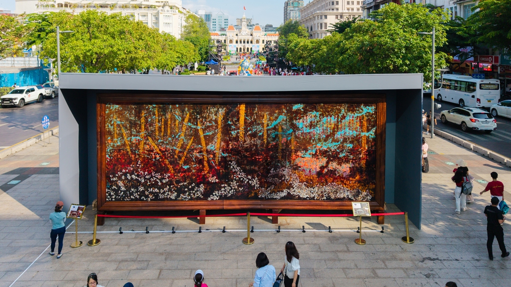 Hoạ sĩ Lê Hữu Hiếu nhận Bằng khen của Chủ tịch UBND TP. HCM - Ảnh 2.