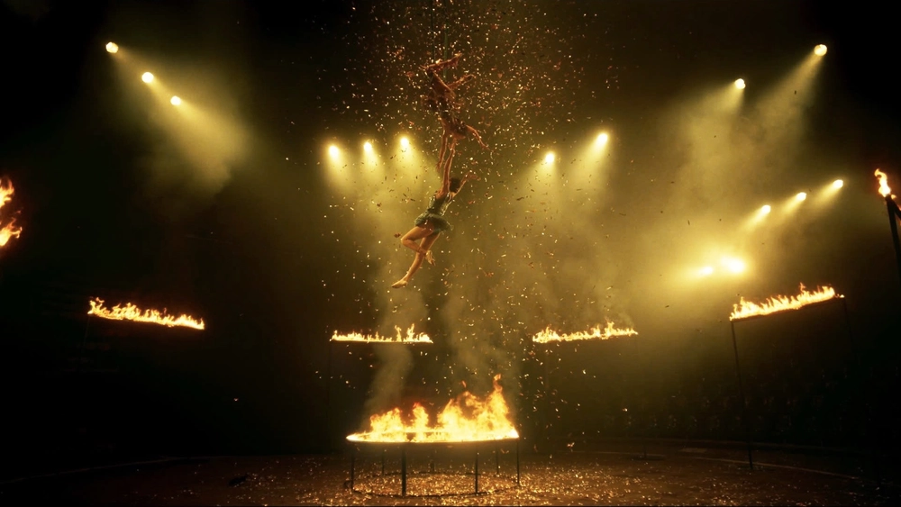 Phim “Con kể ba nghe” - Xiếc qua góc nhìn điện ảnh gia đình  - Ảnh 1.