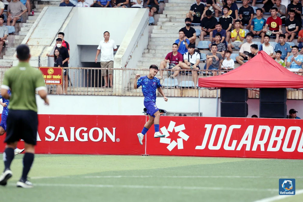 Phạm Minh Phúc: Từ tài năng trẻ sân phủi đến người hùng ở sân chơi châu lục - Ảnh 1.