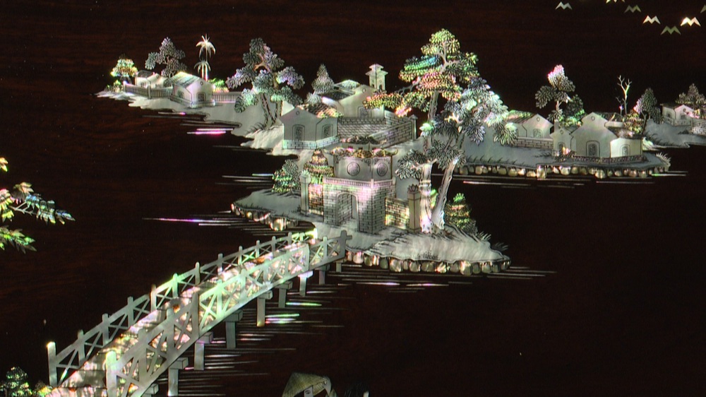 Triển lãm Chuyện đình Vũ Thạch - Nơi lưu dấu nghề chạm khảm Hà Nội - Ảnh 2.