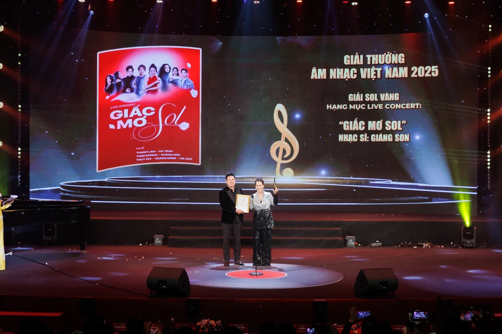 NSND Thanh Lam, ca sĩ Hồng Nhung, nhạc sĩ Giáng Son được trao giải Sol Vàng - Ảnh 4.