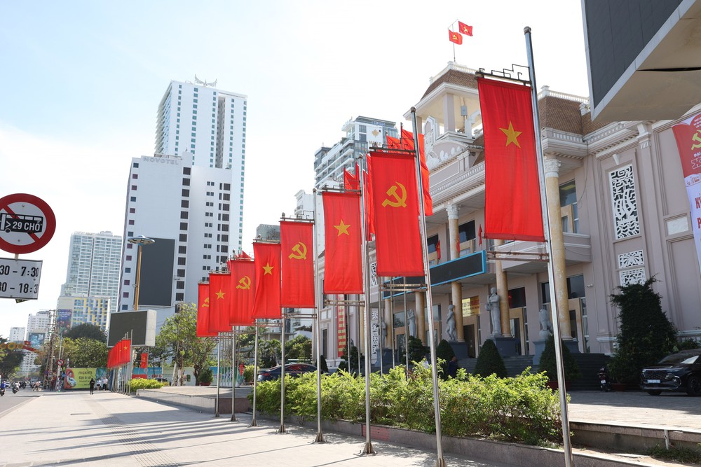 Đại hội XIV của Đảng: Chuyên gia quốc tế ấn tượng về sự tăng trưởng kinh tế và uy tín của Việt Nam - Ảnh 2.