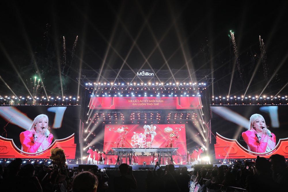 Phùng Khánh Linh và dấu ấn âm nhạc khác biệt trong năm 2025 - Ảnh 2. Phùng Khánh Linh và dấu ấn âm nhạc khác biệt trong năm 2025 - Ảnh 2.