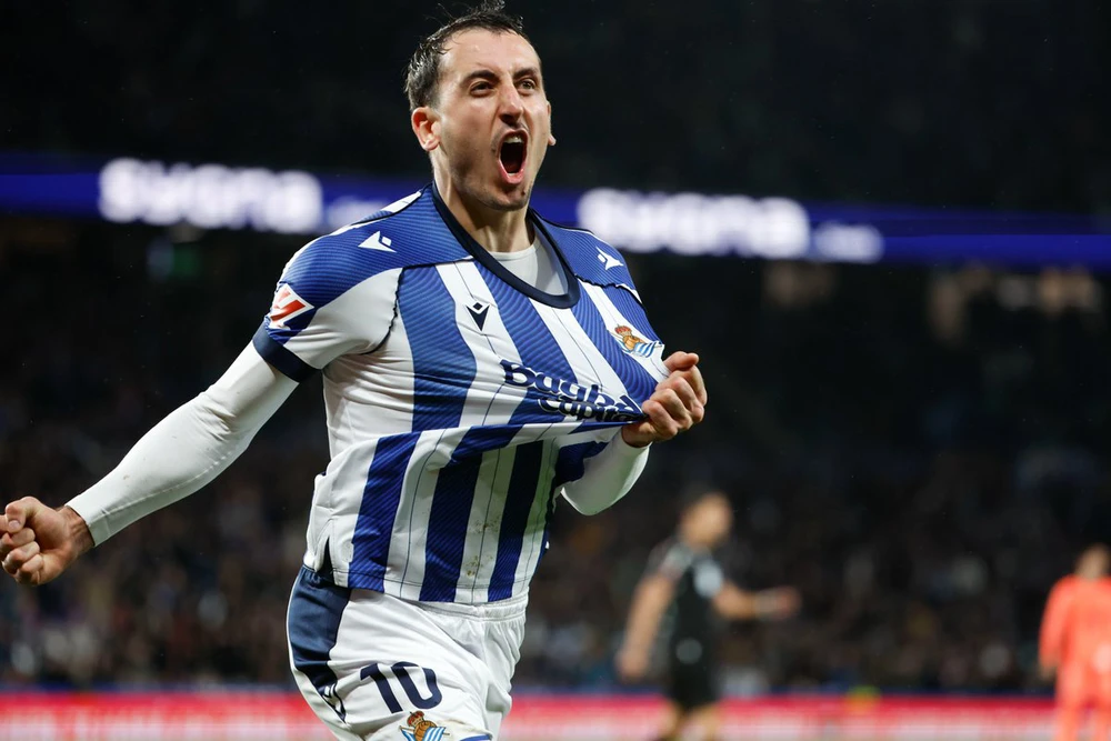 Barcelona thua trên sân khách, chỉ hơn Real Madrid đúng 1 điểm trong cuộc đua vô địch La Liga - Ảnh 1.