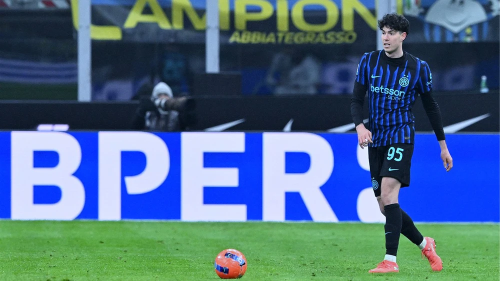 Tin chuyển nhượng hôm nay 18/1: MU từ chối đề nghị của AC Milan, quyết giữ chân một ngôi sao - Ảnh 2.