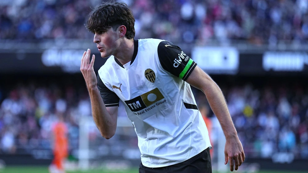 Tin chuyển nhượng hôm nay 18/1: MU từ chối đề nghị của AC Milan, quyết giữ chân một ngôi sao - Ảnh 3.