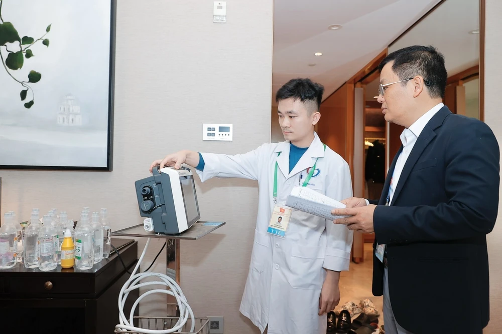 Bộ Y tế kiểm tra công tác trực cấp cứu, khám chữa bệnh phục vụ Đại hội XIV của Đảng - Ảnh 5.