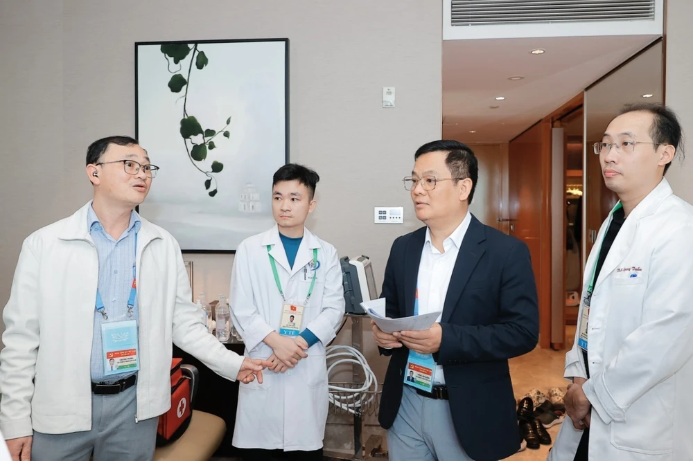 Bộ Y tế kiểm tra công tác trực cấp cứu, khám chữa bệnh phục vụ Đại hội XIV của Đảng - Ảnh 6.