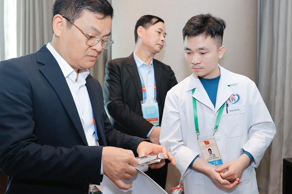 Bộ Y tế kiểm tra công tác trực cấp cứu, khám chữa bệnh phục vụ Đại hội XIV của Đảng - Ảnh 1.