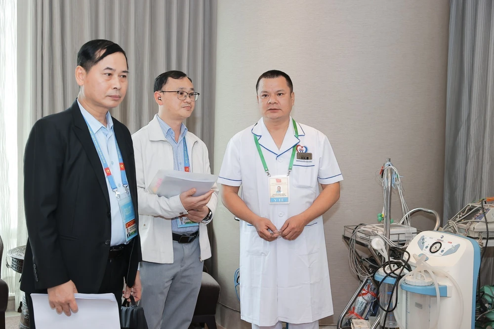 Bộ Y tế kiểm tra công tác trực cấp cứu, khám chữa bệnh phục vụ Đại hội XIV của Đảng - Ảnh 2.