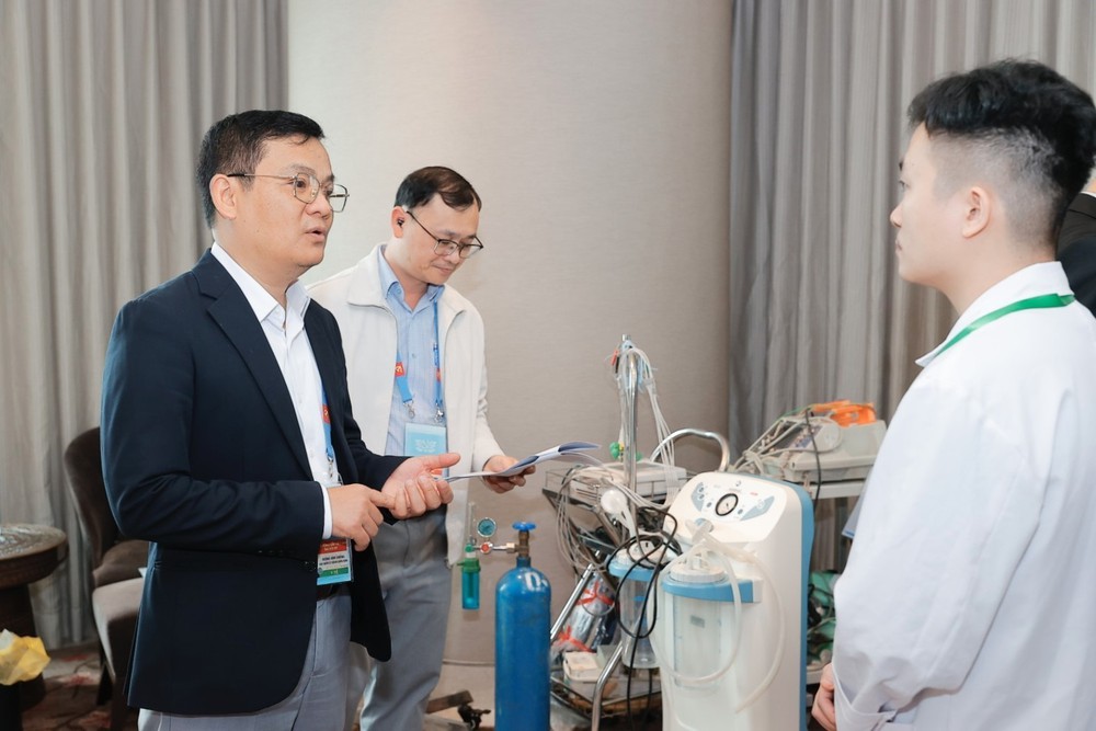 Bộ Y tế kiểm tra công tác trực cấp cứu, khám chữa bệnh phục vụ Đại hội XIV của Đảng - Ảnh 4.