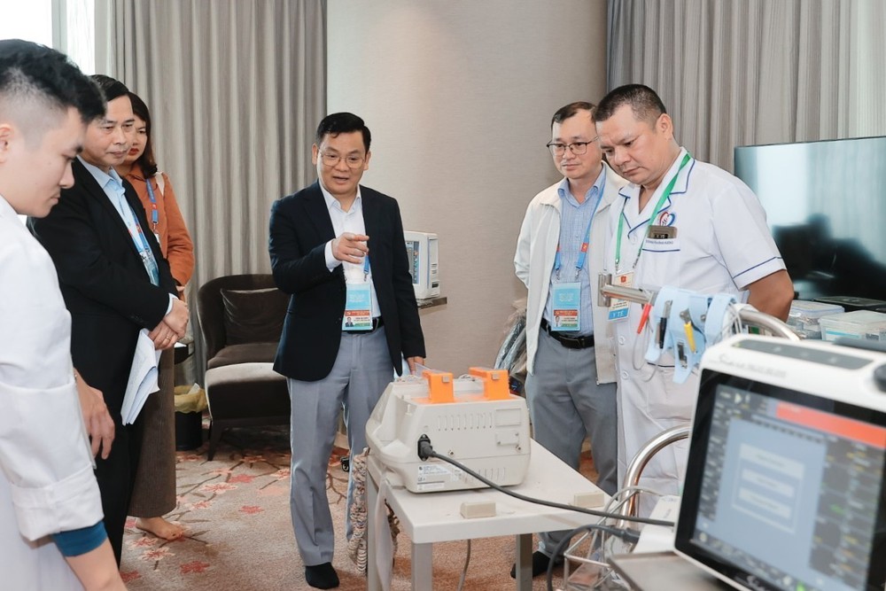 Bộ Y tế kiểm tra công tác trực cấp cứu, khám chữa bệnh phục vụ Đại hội XIV của Đảng - Ảnh 3.