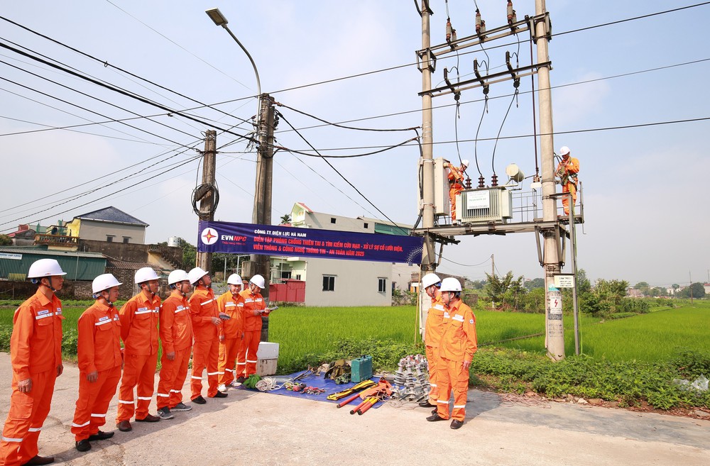 Bảo đảm đủ điện phục vụ sản xuất kinh doanh và đời sống nhân dân trong thời gian cao điểm 2026 và giai đoạn 2027 - 2030 - Ảnh 1.
