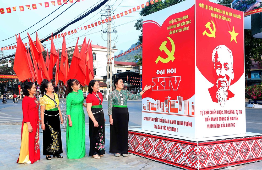 Đồng chí Nguyễn Văn Nên: Bảo đảm Văn kiện Đại hội XIV trở thành động lực đổi mới tư duy và hành động, khơi dậy khát vọng phát triển - Ảnh 4.