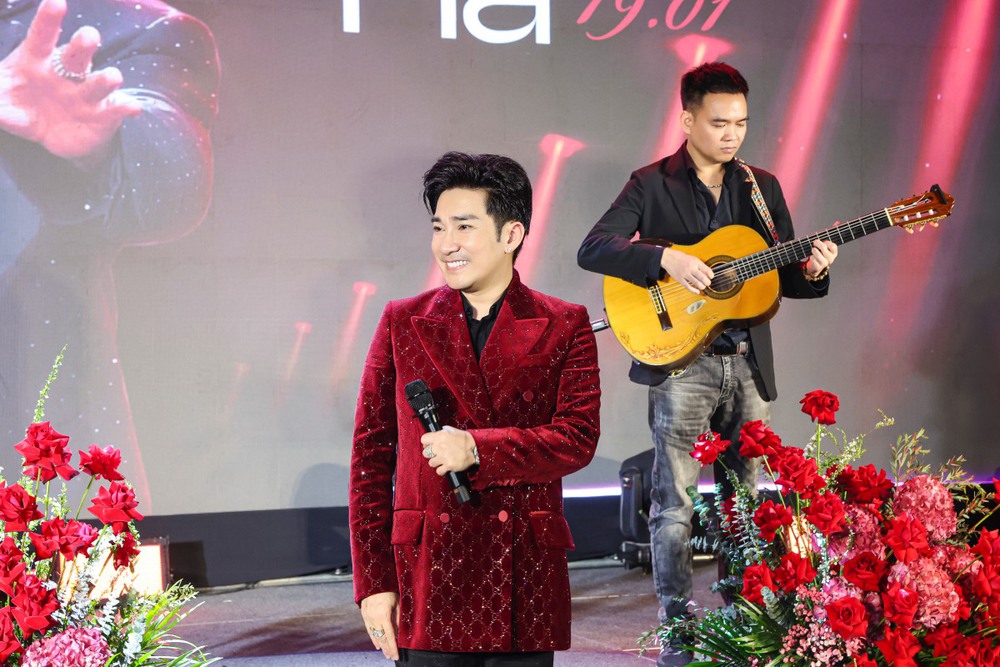 Quang Hà hạnh phúc đón tuổi mới trong vòng tay bạn bè - Ảnh 5.