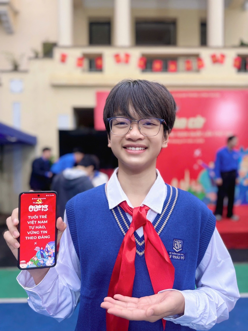 Đại hội XIV của Đảng: Tuổi trẻ cả nước đồng loạt chào cờ, hướng về Đại hội - Ảnh 2.