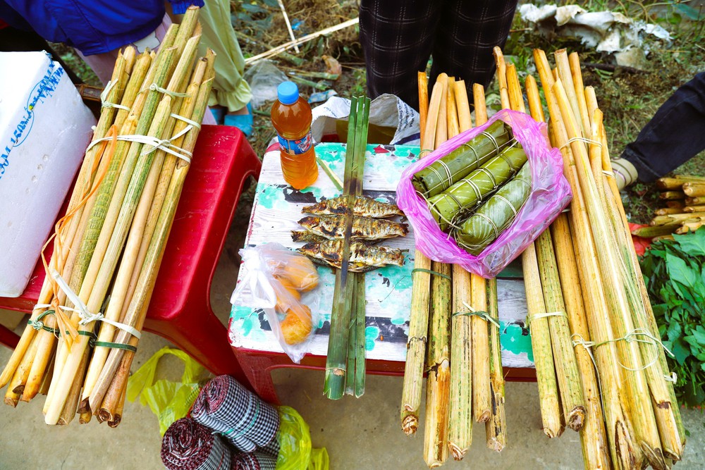 Độc đáo sắc màu văn hóa chợ phiên biên giới Nhôn Mai - Ảnh 4.