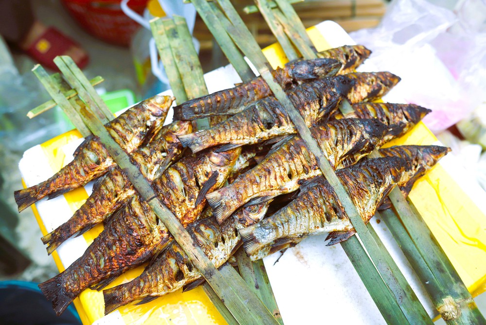 Độc đáo sắc màu văn hóa chợ phiên biên giới Nhôn Mai - Ảnh 3.