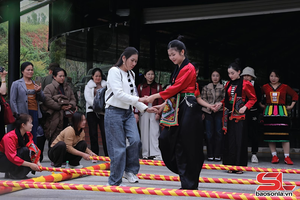 Khu du lịch Quốc gia Mộc Châu hút khách trong dịp đầu năm - Ảnh 5. Khu du lịch Quốc gia Mộc Châu hút khách trong dịp đầu năm - Ảnh 5.