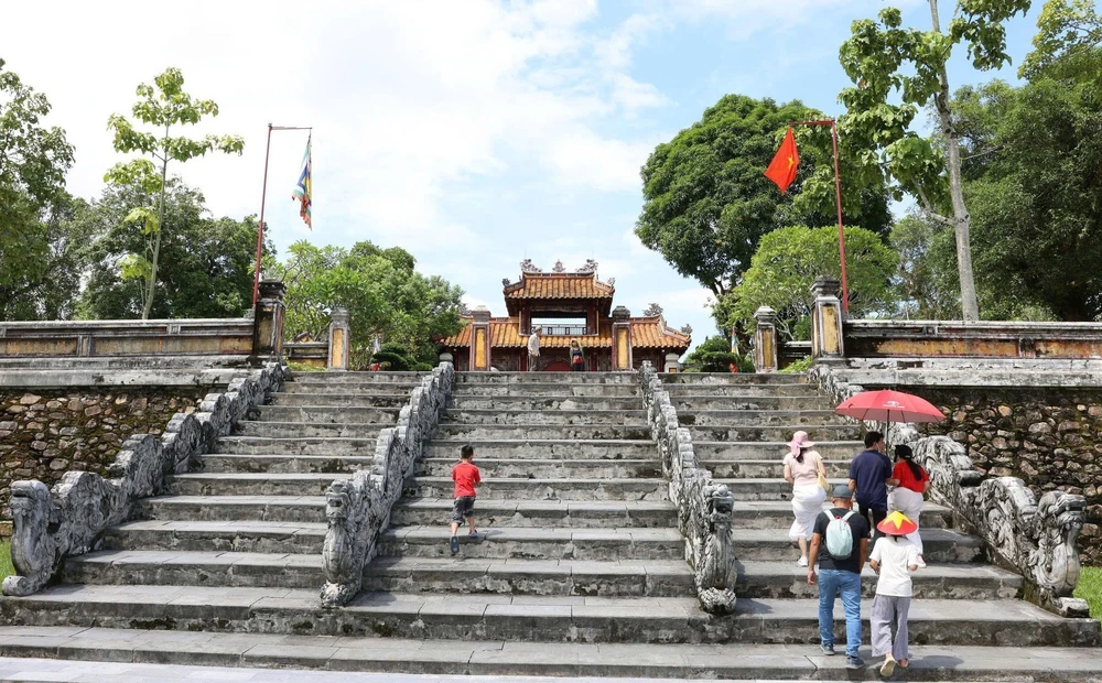 Kỳ vọng du lịch Huế tiếp tục bứt phá trong năm 2026 - Ảnh 2. Kỳ vọng du lịch Huế tiếp tục bứt phá trong năm 2026 - Ảnh 2.