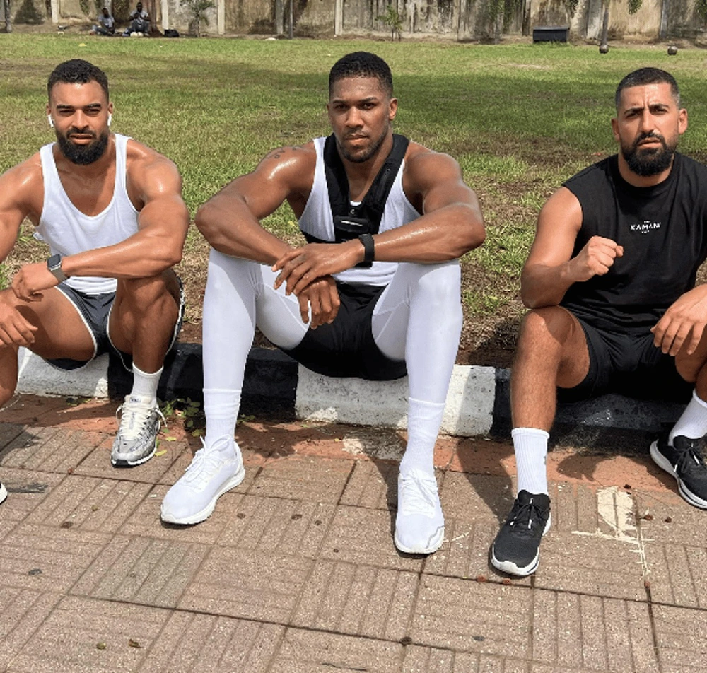 Tài xế của Anthony Joshua bị truy tố sau vụ tai nạn kinh hoàng tại Nigeria - Ảnh 3.