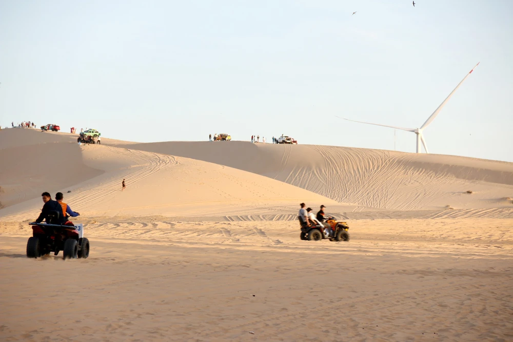 Nhiều điểm đến du lịch tại Lâm Đồng hút khách trong kỳ nghỉ tết Dương lịch 2026 - Ảnh 1.