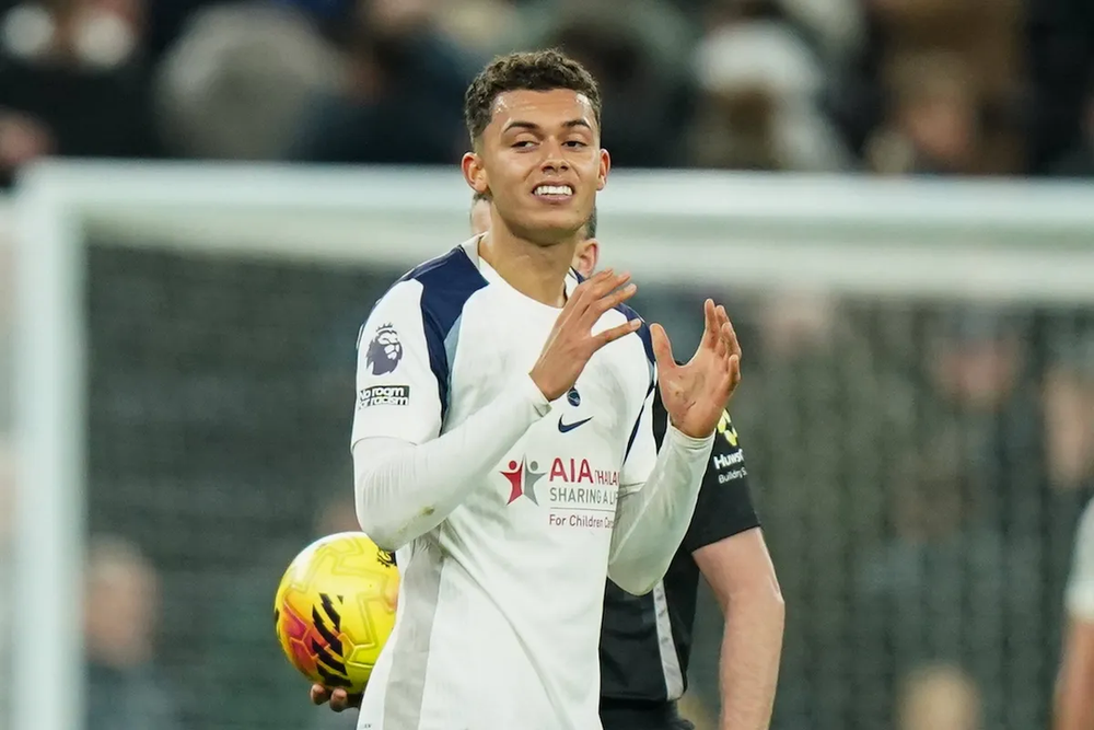 Tin nóng thể thao sáng 2/1: Sao mai bóng chuyền Việt Nam 18 tuổi cao gần 1m9 cùng Kiều Trinh được vinh danh - Ảnh 4. Tin nóng thể thao sáng 2/1: Sao mai bóng chuyền Việt Nam 18 tuổi cao gần 1m9 cùng Kiều Trinh được vinh danh - Ảnh 4.