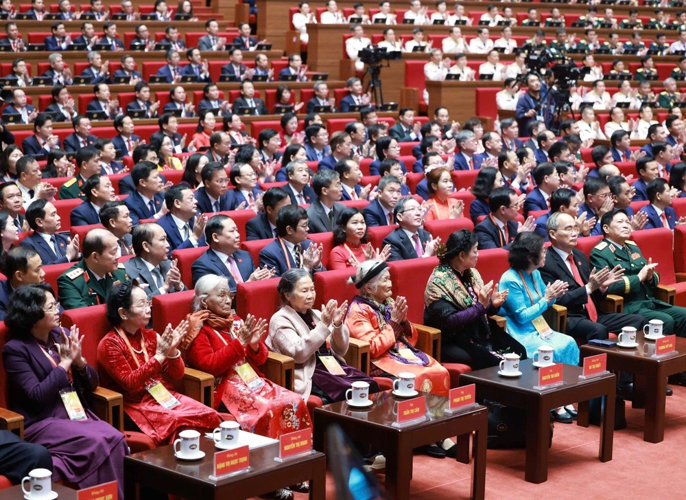 Hai Mẹ Việt Nam Anh hùng 101 tuổi dự Đại hội Đảng toàn quốc lần thứ XIV - Ảnh 4.