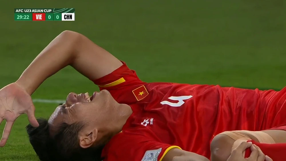 Sau vụ Hiểu Minh chấn thương, cựu bác sĩ ĐT Việt Nam giải thích về chi tiết quan trọng nhiều người ít ý để ý - Ảnh 2. Sau vụ Hiểu Minh chấn thương, cựu bác sĩ ĐT Việt Nam giải thích về chi tiết quan trọng nhiều người ít ý để ý - Ảnh 2.