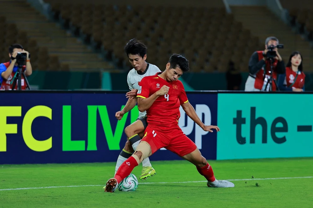 Sau vụ Hiểu Minh chấn thương, cựu bác sĩ ĐT Việt Nam giải thích về chi tiết quan trọng nhiều người ít ý để ý - Ảnh 1. Sau vụ Hiểu Minh chấn thương, cựu bác sĩ ĐT Việt Nam giải thích về chi tiết quan trọng nhiều người ít ý để ý - Ảnh 1.