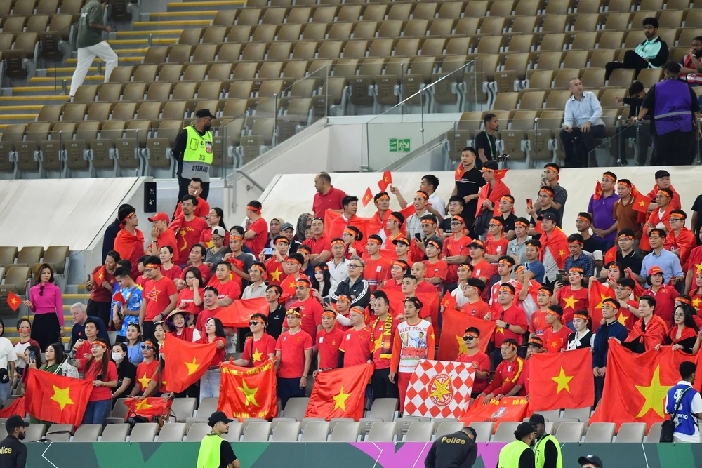 Bóng lăn trên bàn phím: Cư dân mạng động viên U23 Việt Nam sau thất bại tại bán kết - Ảnh 1.