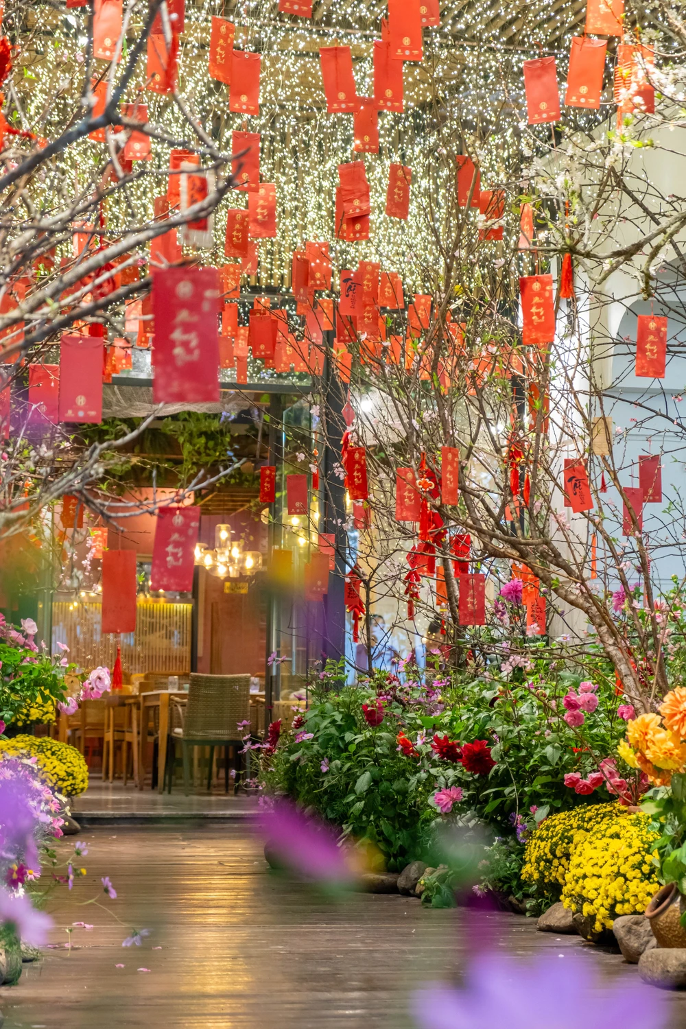 Khu vườn mùa Xuân giữa phố phường Hà Nội - Ảnh 9.