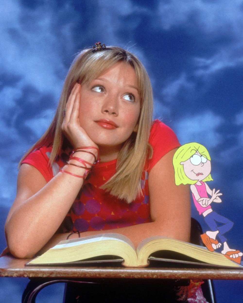 Hilary Duff và màn tái xuất huy hoàng sau gần 2 thập kỷ - Ảnh 3. Hilary Duff và màn tái xuất huy hoàng sau gần 2 thập kỷ - Ảnh 3.