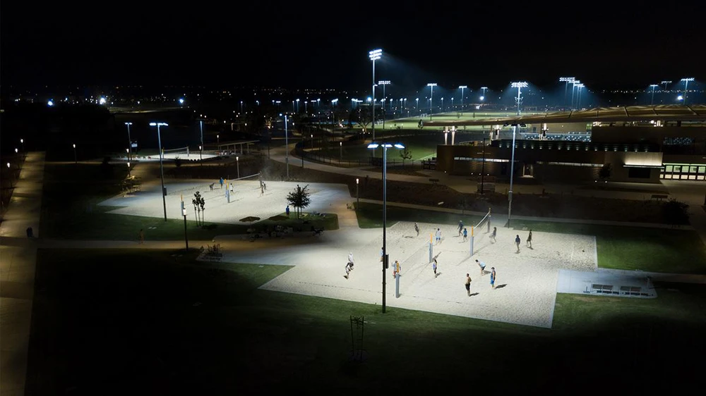 Đầu tư đèn LED: Bài toán sinh lời cho chủ sân thể thao trong xu thế hội nhập - Ảnh 1.