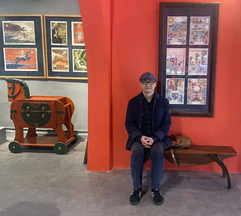 Bước vào thế giới kỳ ảo của Tạ Huy Long - Ảnh 1.