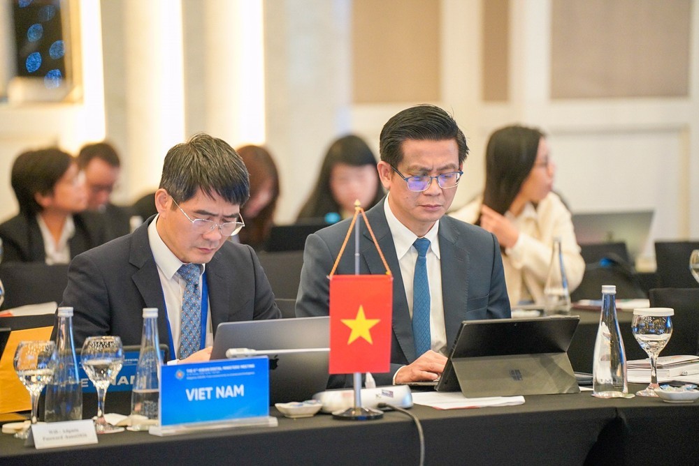 Xây dựng Cộng đồng ASEAN hội nhập, tự cường, bền vững, lấy người dân làm trung tâm - Ảnh 2. Xây dựng Cộng đồng ASEAN hội nhập, tự cường, bền vững, lấy người dân làm trung tâm - Ảnh 2.