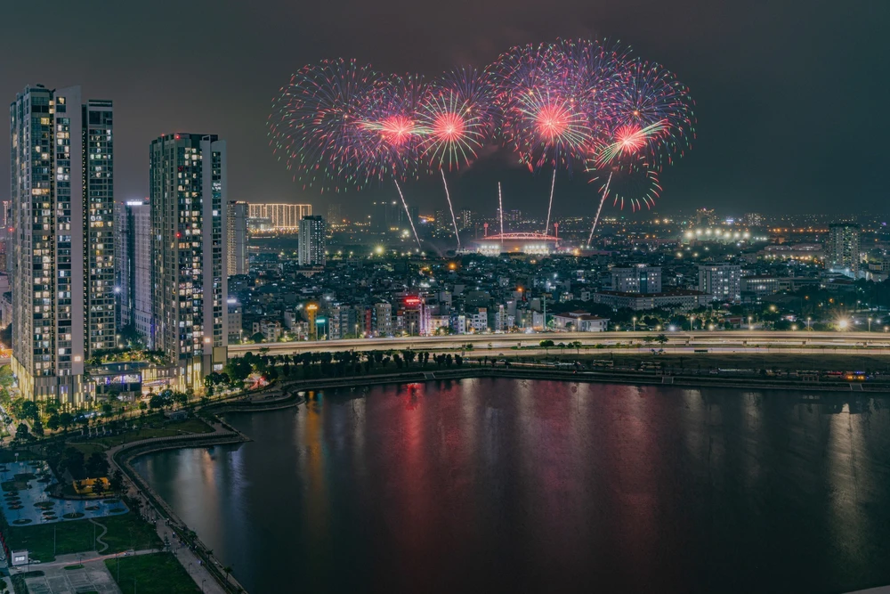 Hà Nội: Tổng duyệt pháo hoa chào mừng Đại hội XIV của Đảng - Ảnh 7.