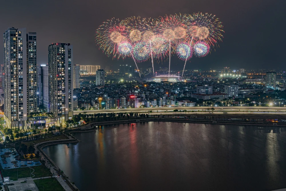 Hà Nội: Tổng duyệt pháo hoa chào mừng Đại hội XIV của Đảng - Ảnh 6.