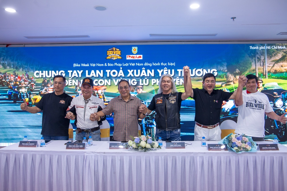 Bike Week Việt Nam chung tay lan tỏa xuân yêu thương đến bà con vùng lũ Phú Yên - Ảnh 3.