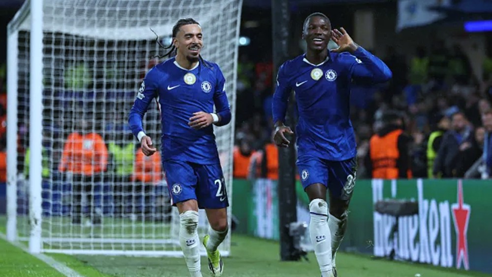 HLV Liam Rosenior chỉ ra một cầu thủ Chelsea đang 'xuất sắc nhất thế giới' - Ảnh 1.