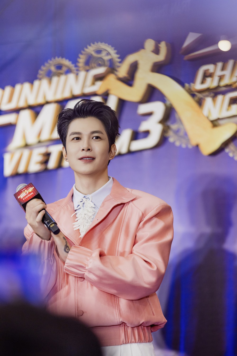 Anh Tú Atus mở màn 2026: Năng suất từ show truyền hình đến màn ảnh lớn - Ảnh 1. Anh Tú Atus mở màn 2026: Năng suất từ show truyền hình đến màn ảnh lớn - Ảnh 1.