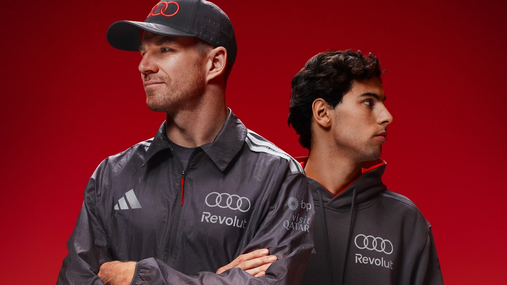 adidas và đội đua Audi Revolut F1 ra mắt trang phục thi đấu chính thức - Ảnh 1. adidas và đội đua Audi Revolut F1 ra mắt trang phục thi đấu chính thức - Ảnh 1.