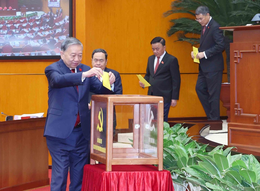 Đồng chí Tô Lâm giữ chức Tổng Bí thư Ban Chấp hành Trung ương Đảng khóa XIV - Ảnh 1. Đồng chí Tô Lâm giữ chức Tổng Bí thư Ban Chấp hành Trung ương Đảng khóa XIV - Ảnh 1.