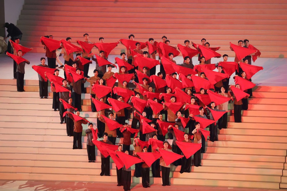 Chương trình nghệ thuật đặc biệt chào mừng thành công Đại hội XIV của Đảng - Ảnh 6. Chương trình nghệ thuật đặc biệt chào mừng thành công Đại hội XIV của Đảng - Ảnh 6.