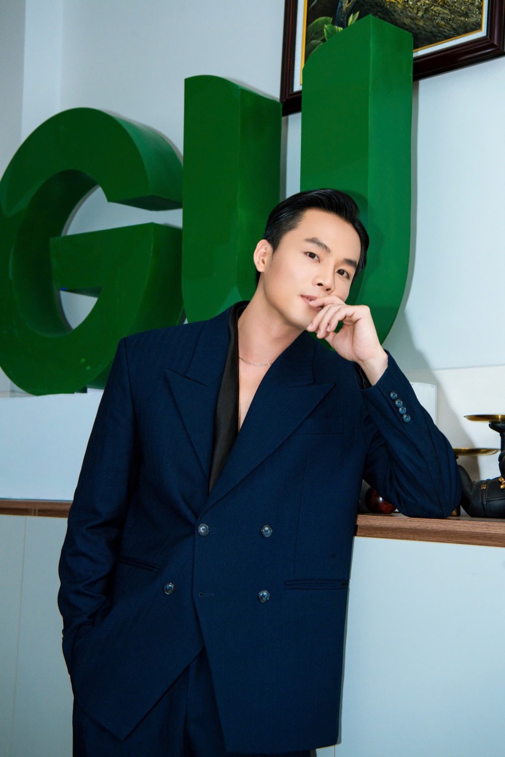 Á vương Vũ Linh quyết học tiếng Anh, phát triển loạt dự án quốc tế - Ảnh 3.