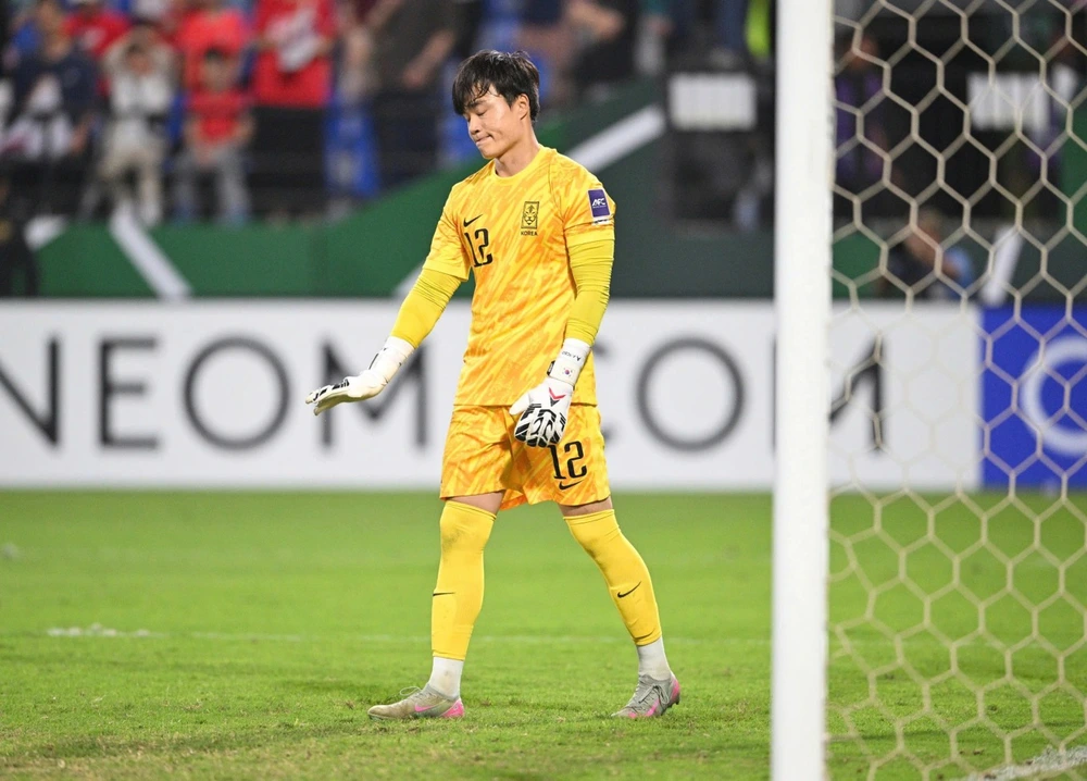Tin nóng thể thao tối 24/1: Thủ môn U23 Hàn Quốc lên tiếng xin lỗi; Đình Bắc đối diện án treo giò ở Asian Cup 2027 - Ảnh 1.