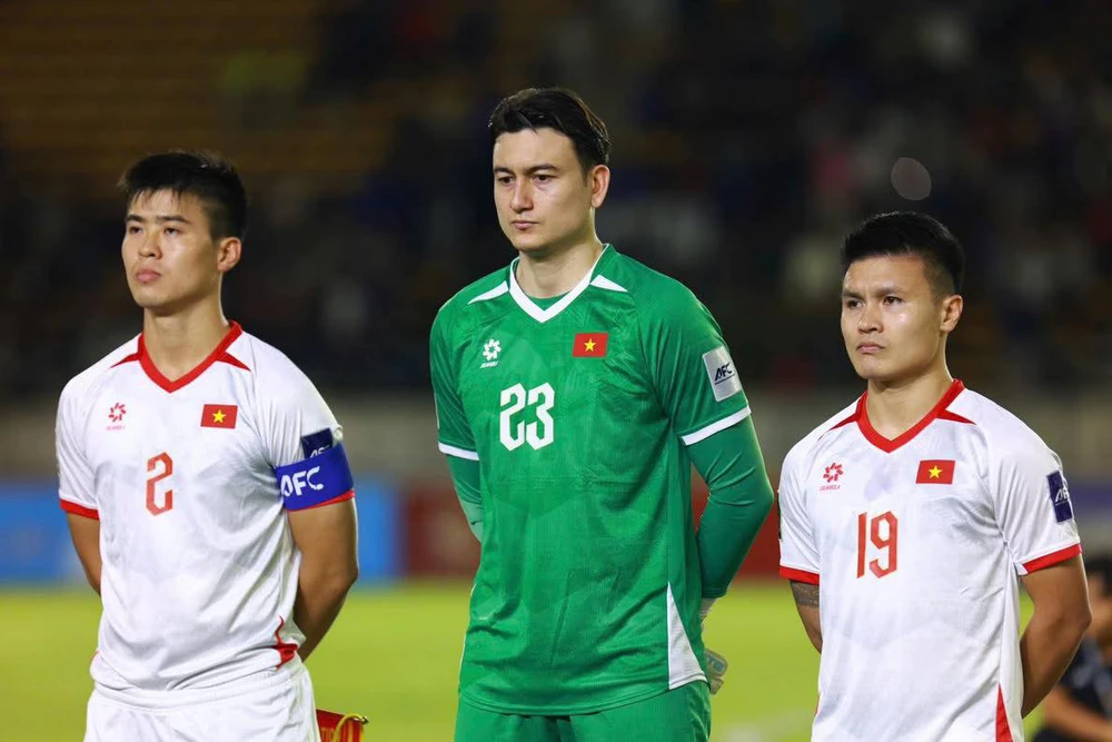 Văn Bình, Trung Kiên xuất sắc nhưng ai mới là thủ môn số một đội tuyển Việt Nam? - Ảnh 3. Văn Bình, Trung Kiên xuất sắc nhưng ai mới là thủ môn số một đội tuyển Việt Nam? - Ảnh 3.