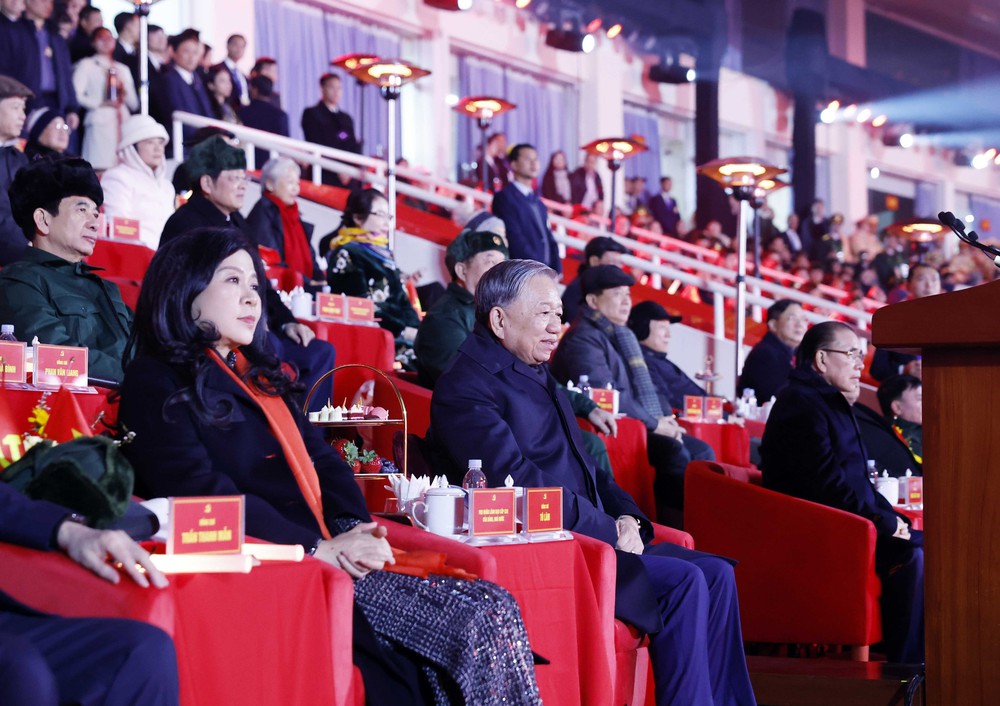 Những hình ảnh ấn tượng từ các chương trình nghệ thuật chào mừng thành công Đại hội XIV của Đảng - Ảnh 2. Những hình ảnh ấn tượng từ các chương trình nghệ thuật chào mừng thành công Đại hội XIV của Đảng - Ảnh 2.