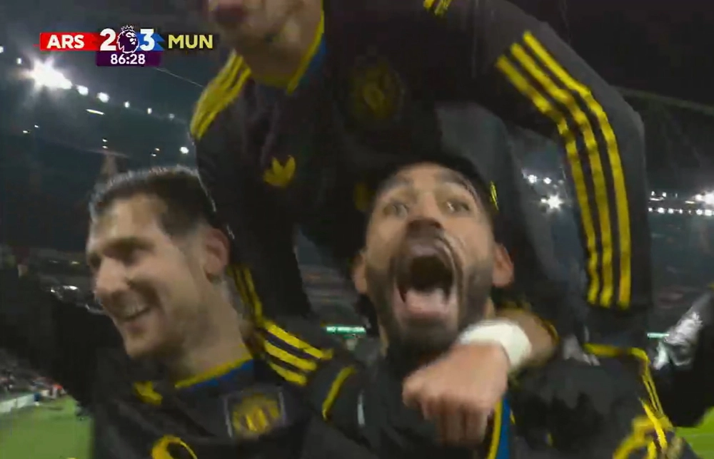 Hạ gục đội đầu bảng Arsenal ngay tại Emirates, MU bay thẳng vào Top 4 - Ảnh 2.