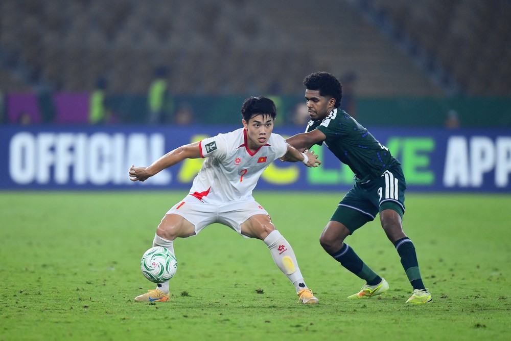 Đình Bắc từng là cậu bé thấp nhỏ trước khi "lột xác" ngoạn mục về thể hình để tỏa sáng ở VCK U23 Châu Á 2026. Ảnh: FBNV